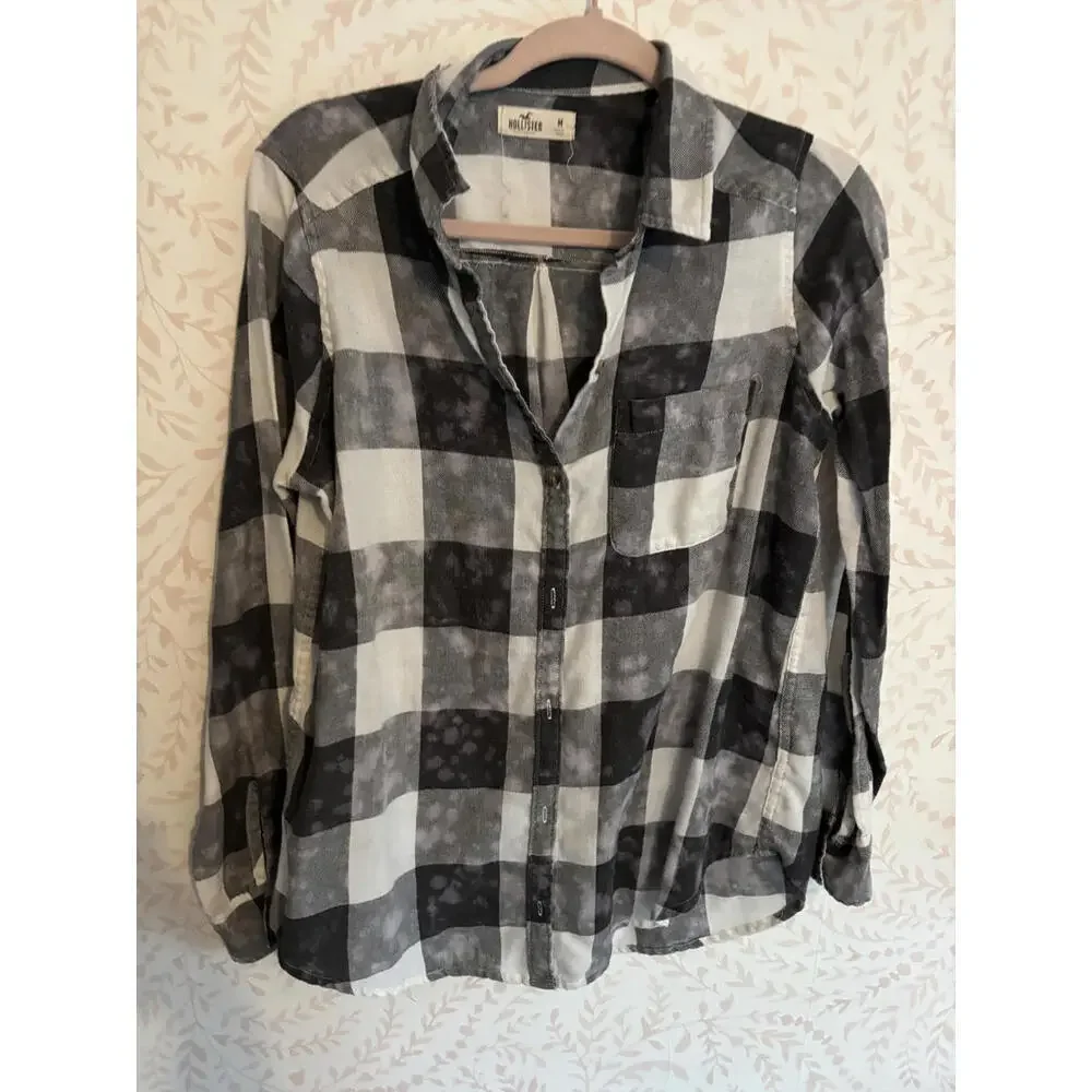 Hollister Women's Black and White Checkered Acid Wash Button-Up Shirt Size M - Picture 2 of 5